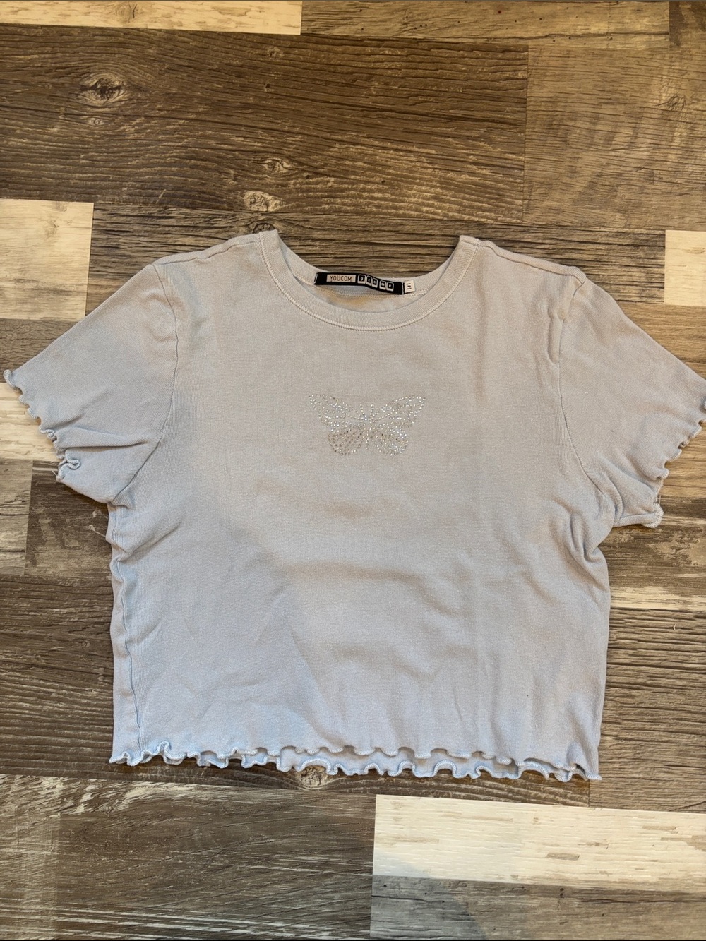 Butterfly Embellished Crop Tee - Light blue